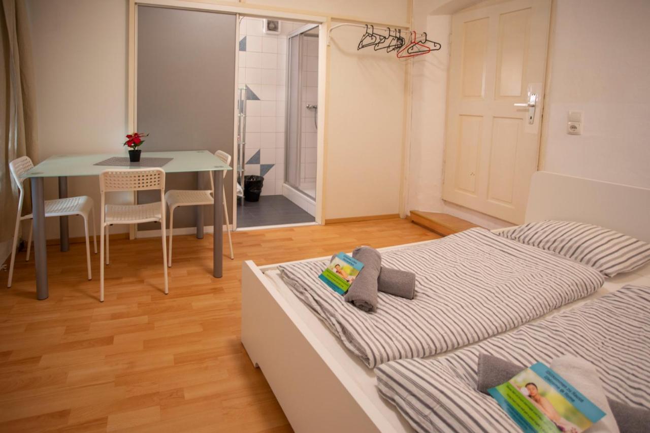 Nice Old Town Apartment ฮัลล์อินทีโรล ภายนอก รูปภาพ